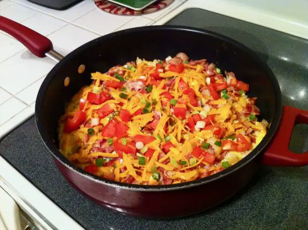 egg and hash brown breakfast skillet