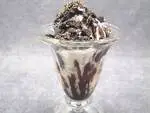 crumbled chocolate cookie ice cream sundae