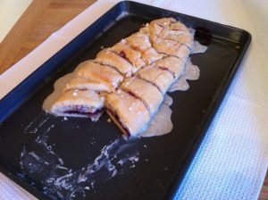 raspberry cream cheese breakfast braid