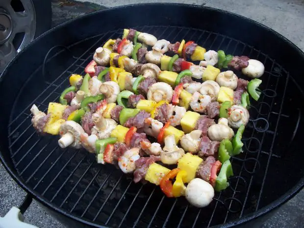 grilled beef and veggie kabobs