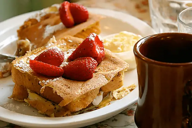 strawberry stuffed french toast