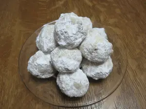 Russian Teacake Cookies Ready to Eat