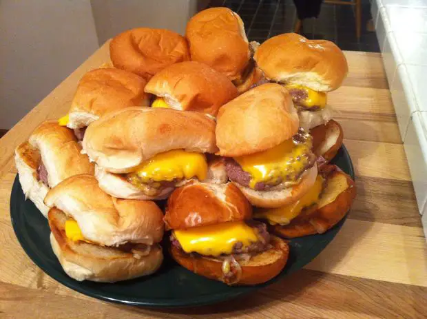 mini sliders hamburgers