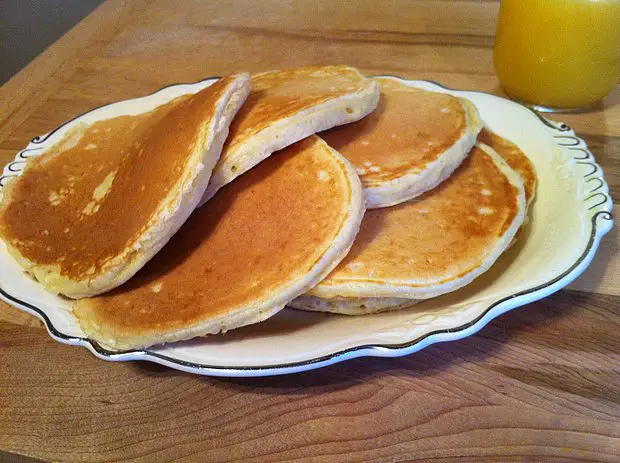 moms buttermilk pancakes