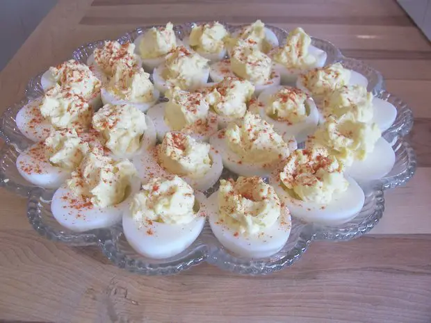 deviled eggs with relish