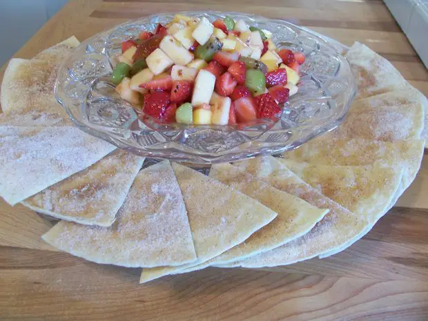 fruit salsa with homemade cinnamon chips