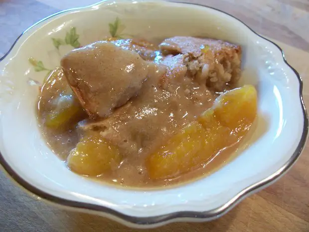 Old-Fashioned Peach Cobbler