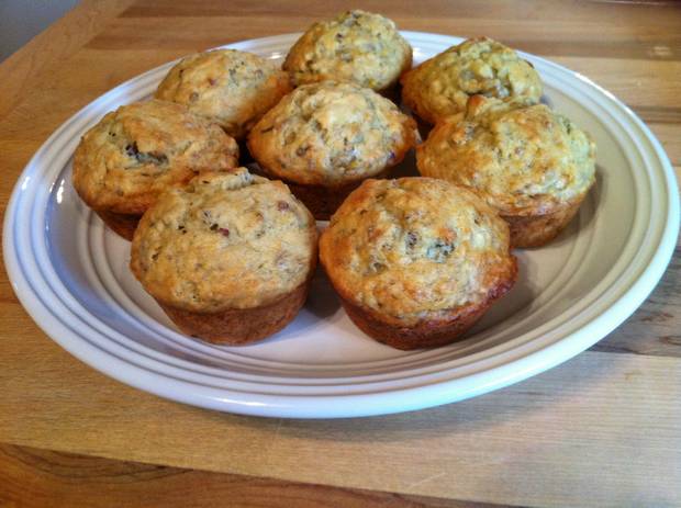 banana nut muffins